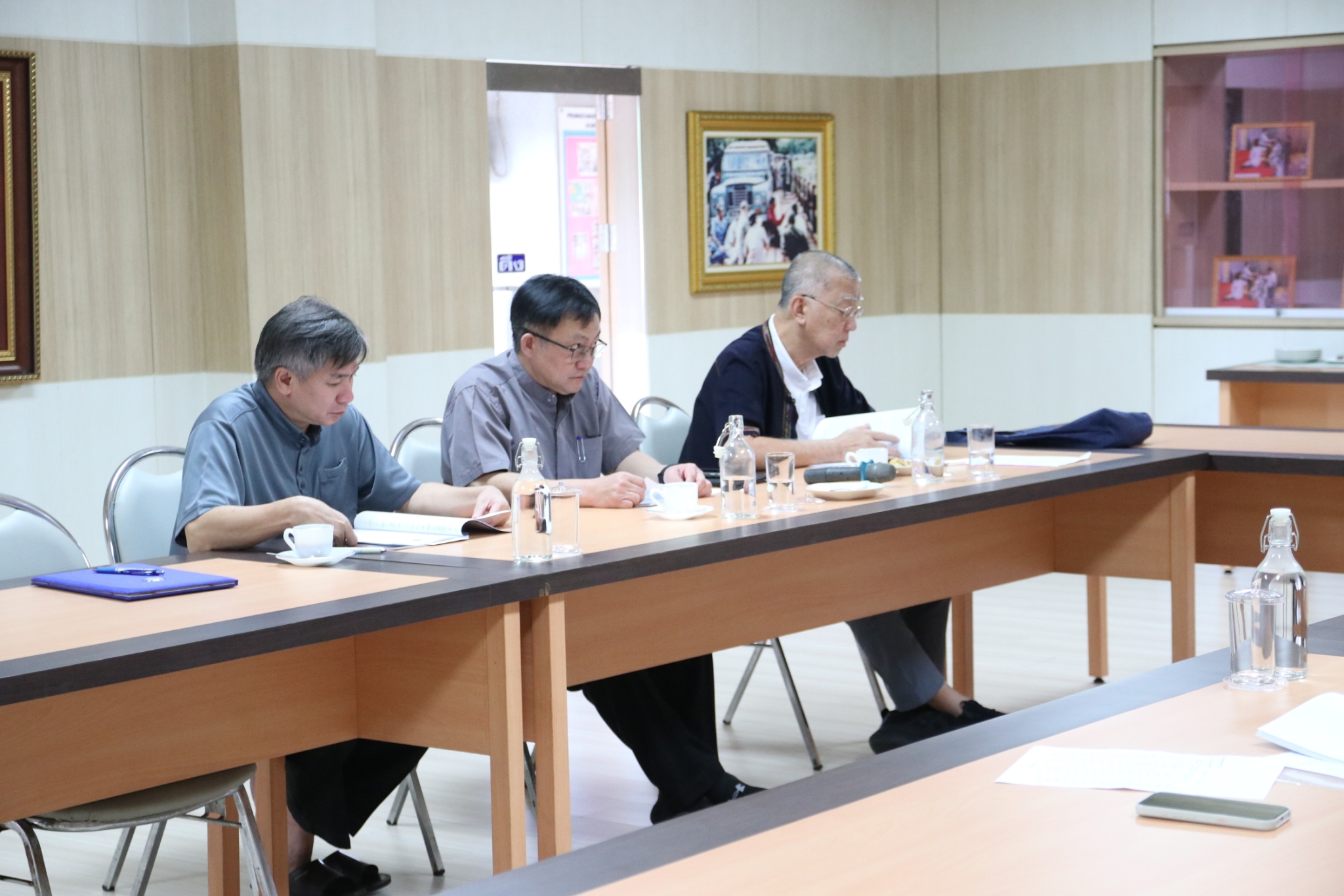 LINE_ALBUM_ประชุมคณะกรรมการบริหาร รร 2568_250621_3