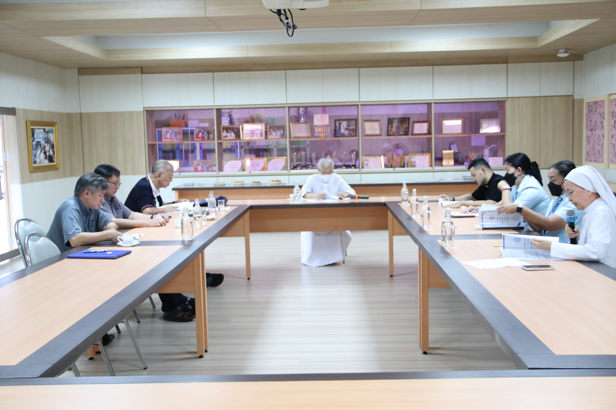 LINE_ALBUM_ประชุมคณะกรรมการบริหาร รร 2568_250621_3